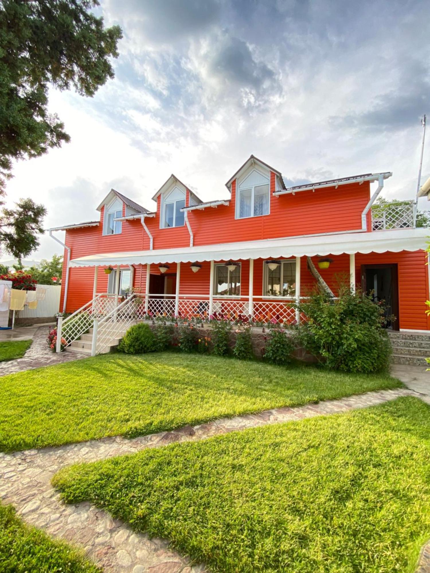 Osobyi Guest House Cholpon-Ata Eksteriør billede