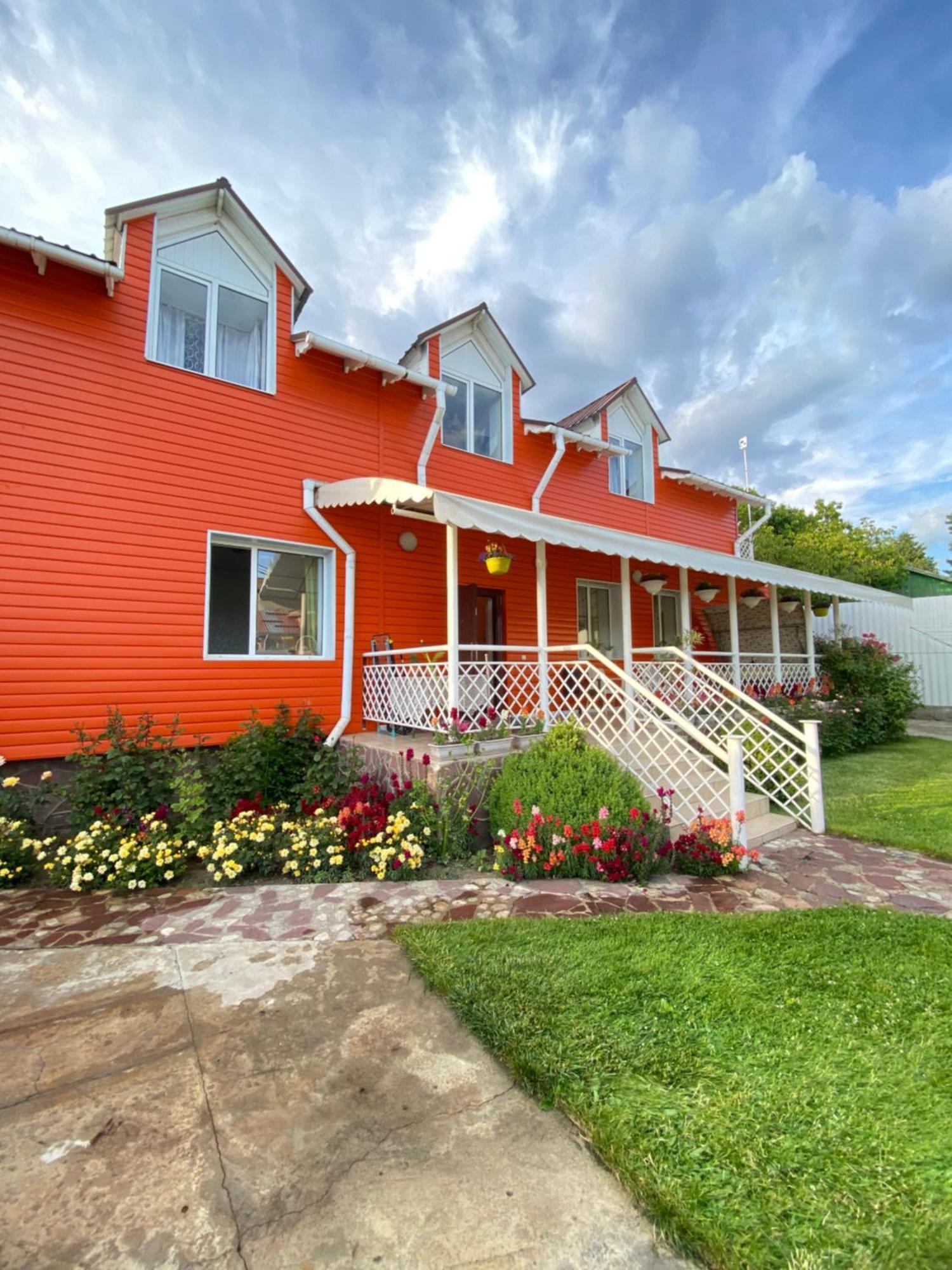 Osobyi Guest House Cholpon-Ata Eksteriør billede
