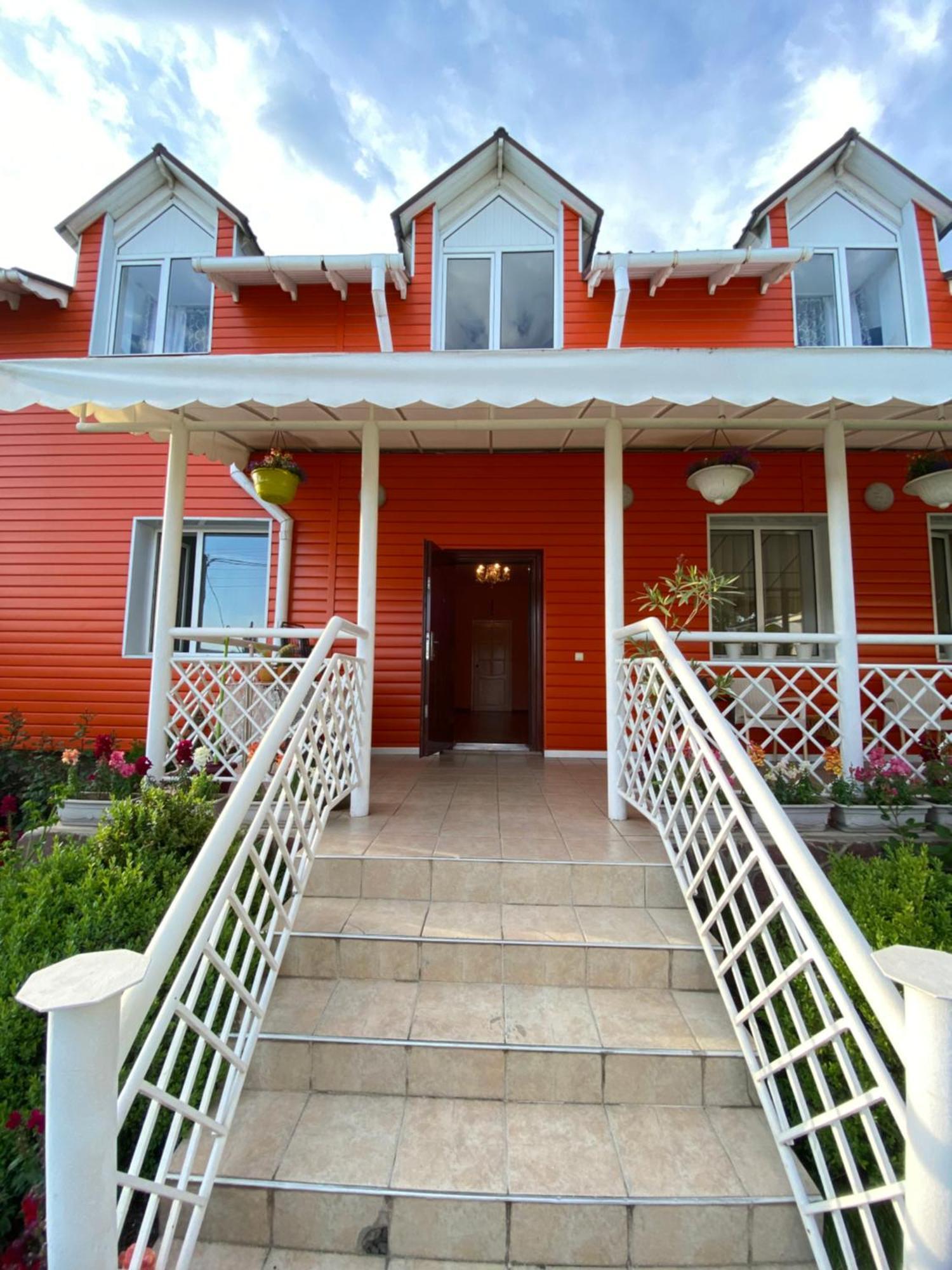 Osobyi Guest House Cholpon-Ata Eksteriør billede