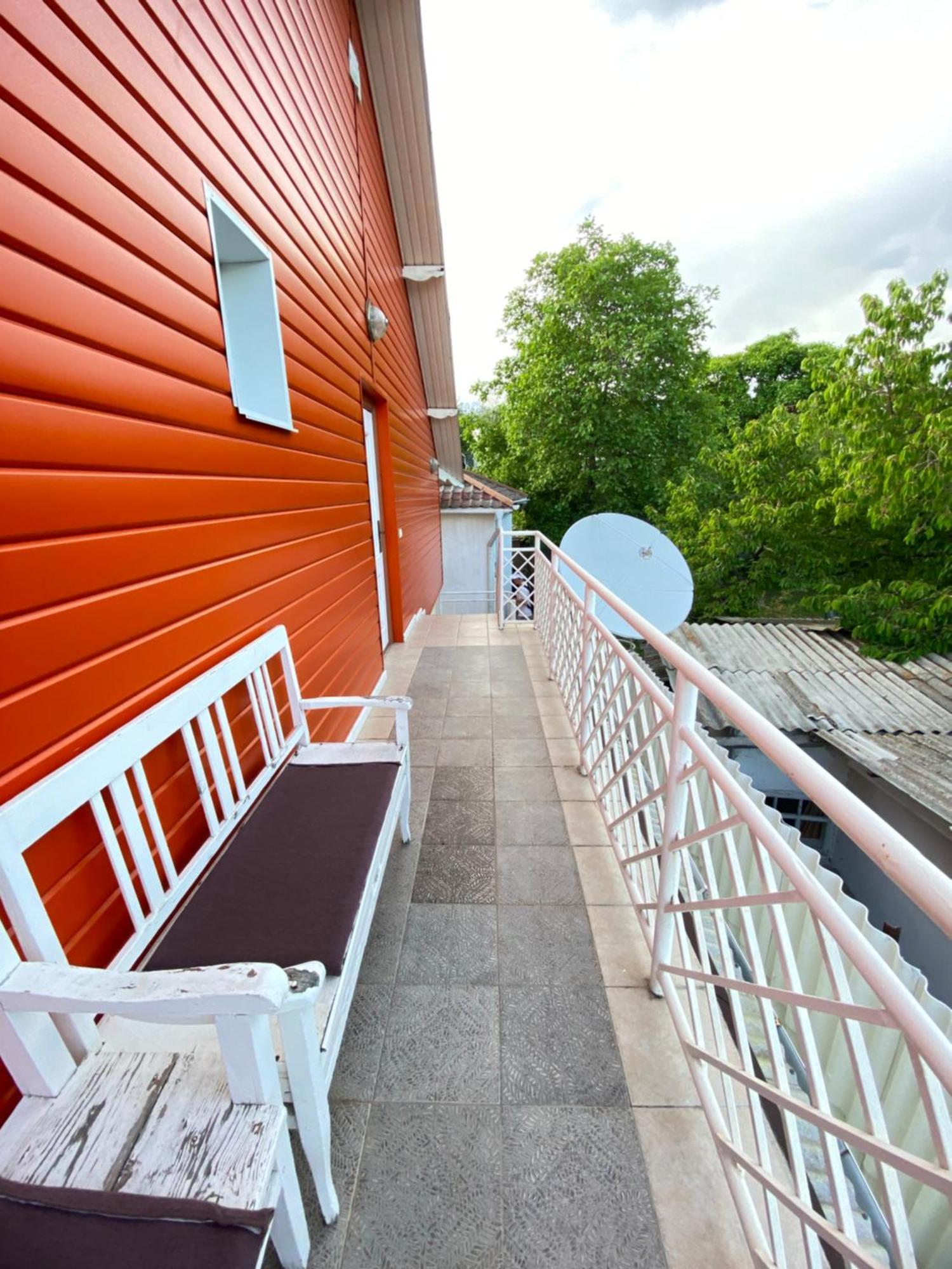 Osobyi Guest House Cholpon-Ata Eksteriør billede